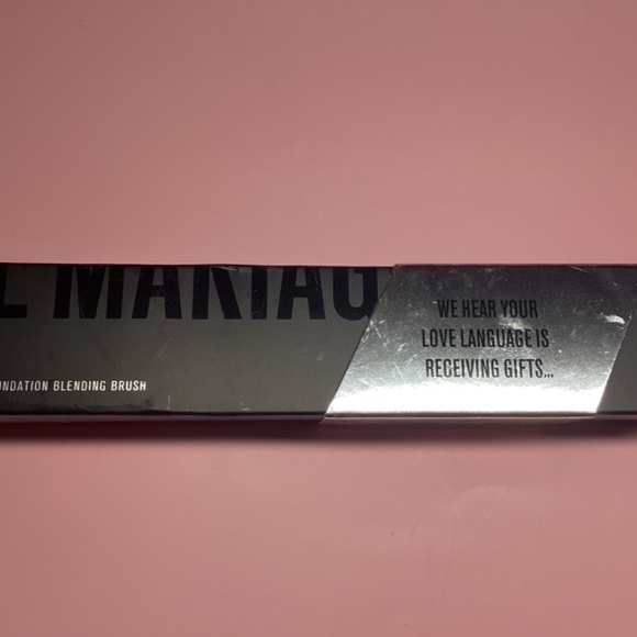 IL Makiage #100 Foundation Blending Brush Brand New - Picture 3 of 5